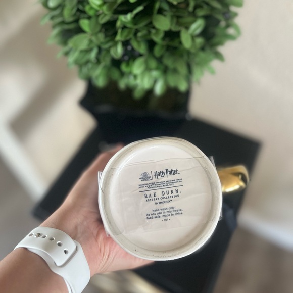 Rae Dunn x Harry Potter HEDWIG Mug - Picture 8 of 8